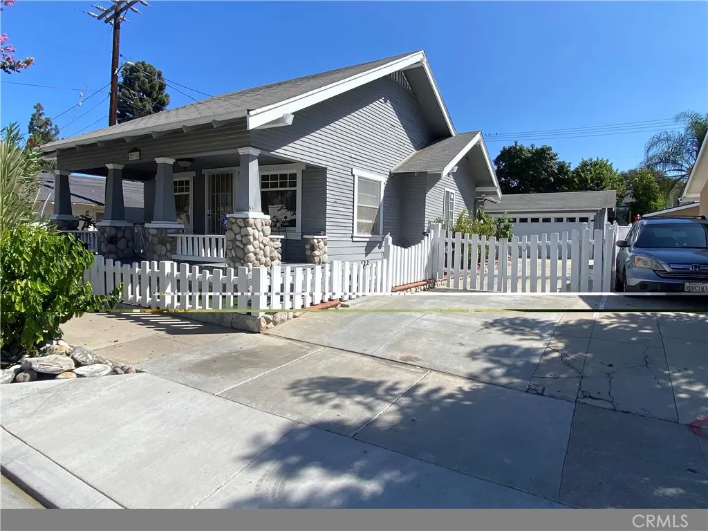 211 S Ross — photo