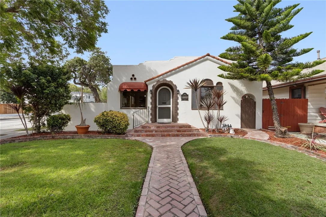 3601 Cerritos — photo