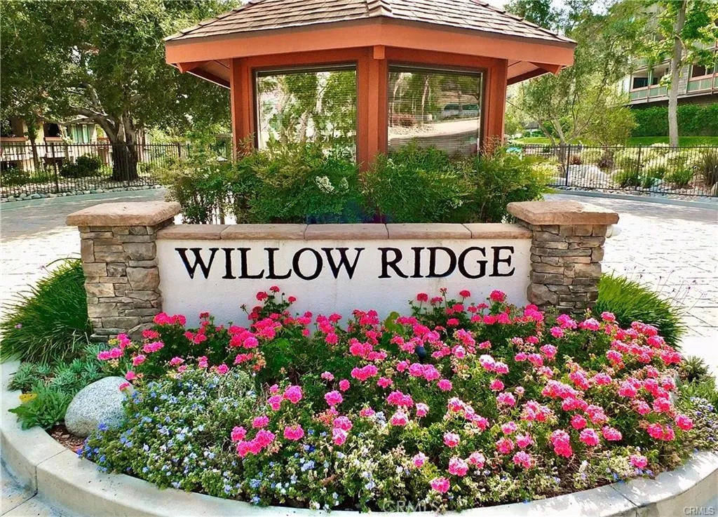 2516 E Willow Unit 203 — photo