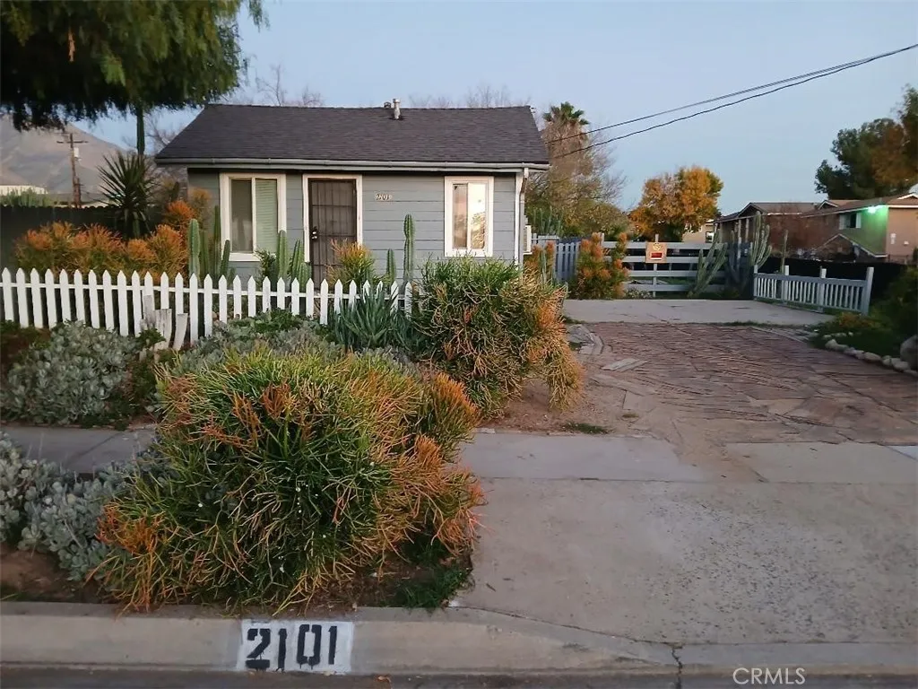 2101 Orange Street — photo