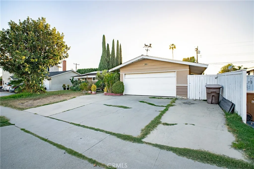 11181 Clarissa — photo