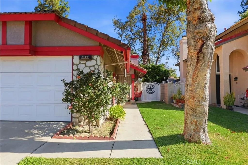 14244 Hillcrest — photo