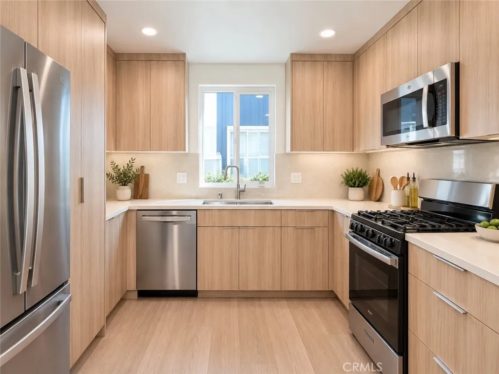 1540 S Beverly Drive Unit 5 — photo