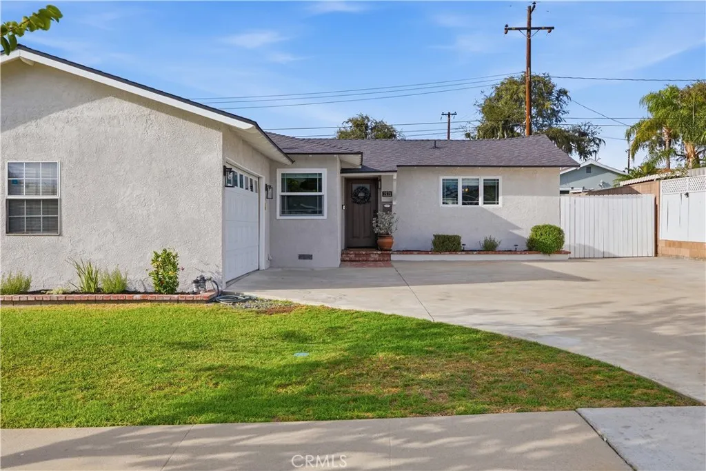 2121 Merced — photo