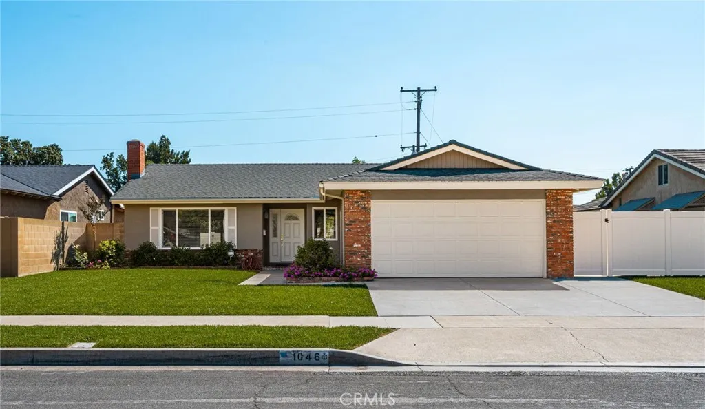 1046 E Chalynn — photo