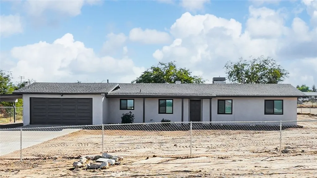18215 Carob — photo