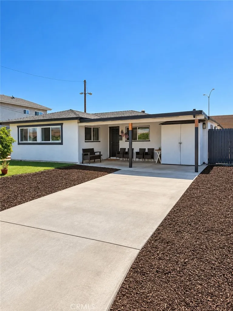 12322 Flagstone — photo