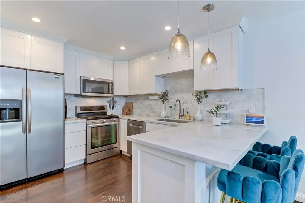 1048 Cabrillo Park Drive Unit a — photo