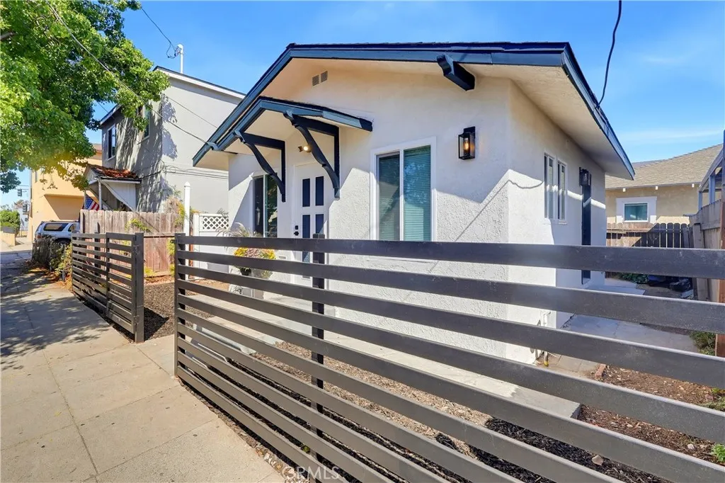 1326 S Cabrillo, San Pedro, CA 90731 | Realty.com