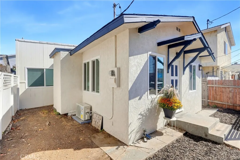 1326 S Cabrillo, San Pedro, CA 90731 | Realty.com