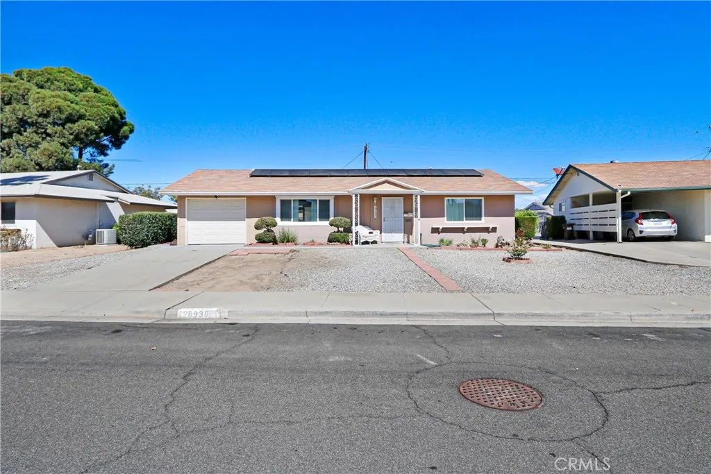 28990 Prestwick — photo