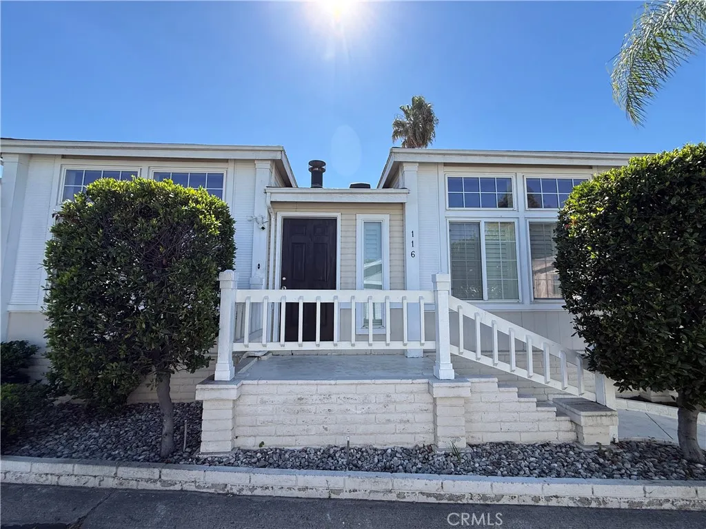 320 N Park Vista Unit 116 — photo