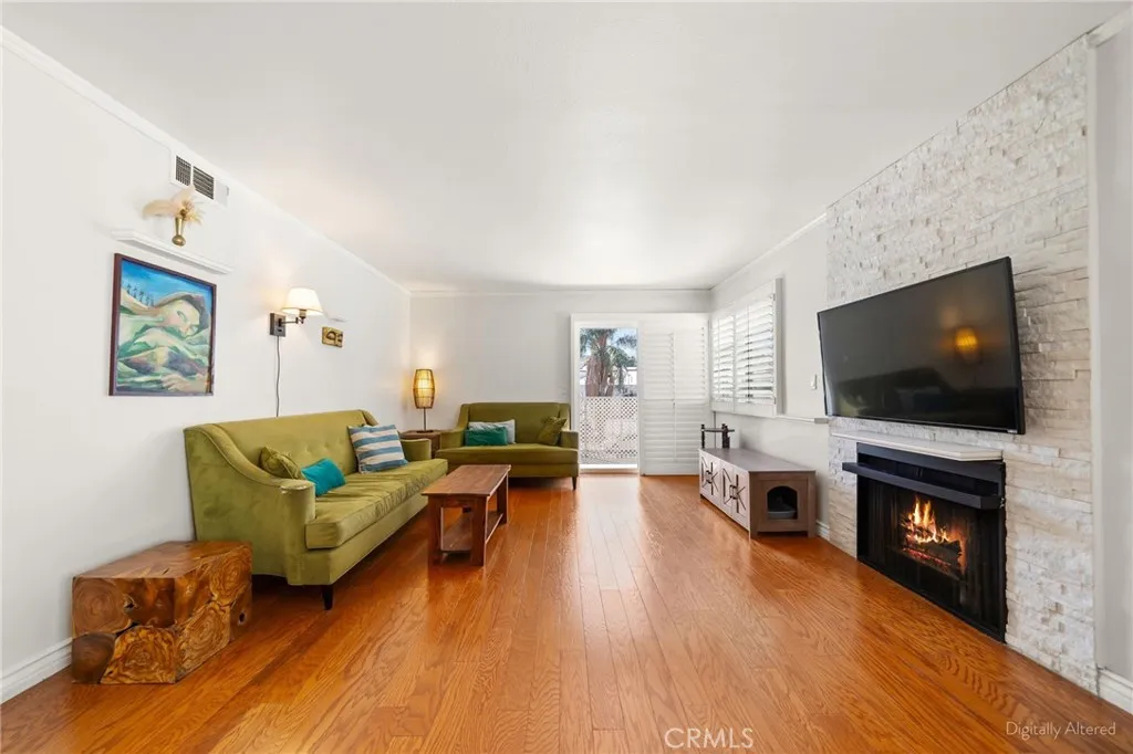 955 E. 3rd Street Unit 203 — photo
