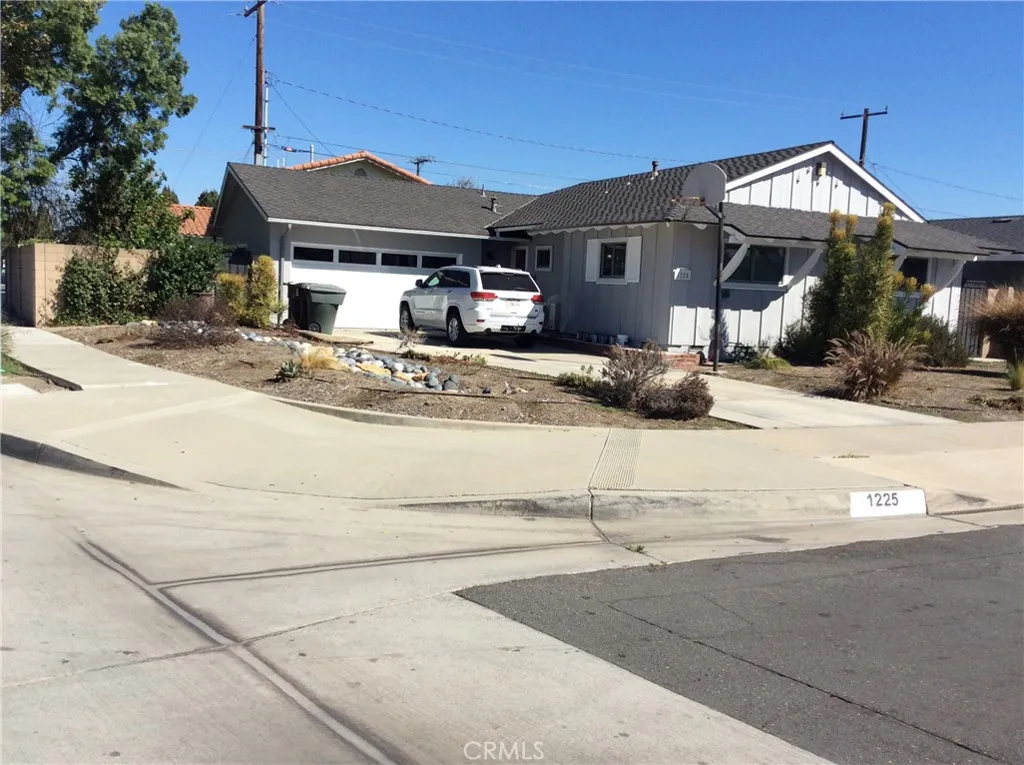 1225 E Balsam — photo