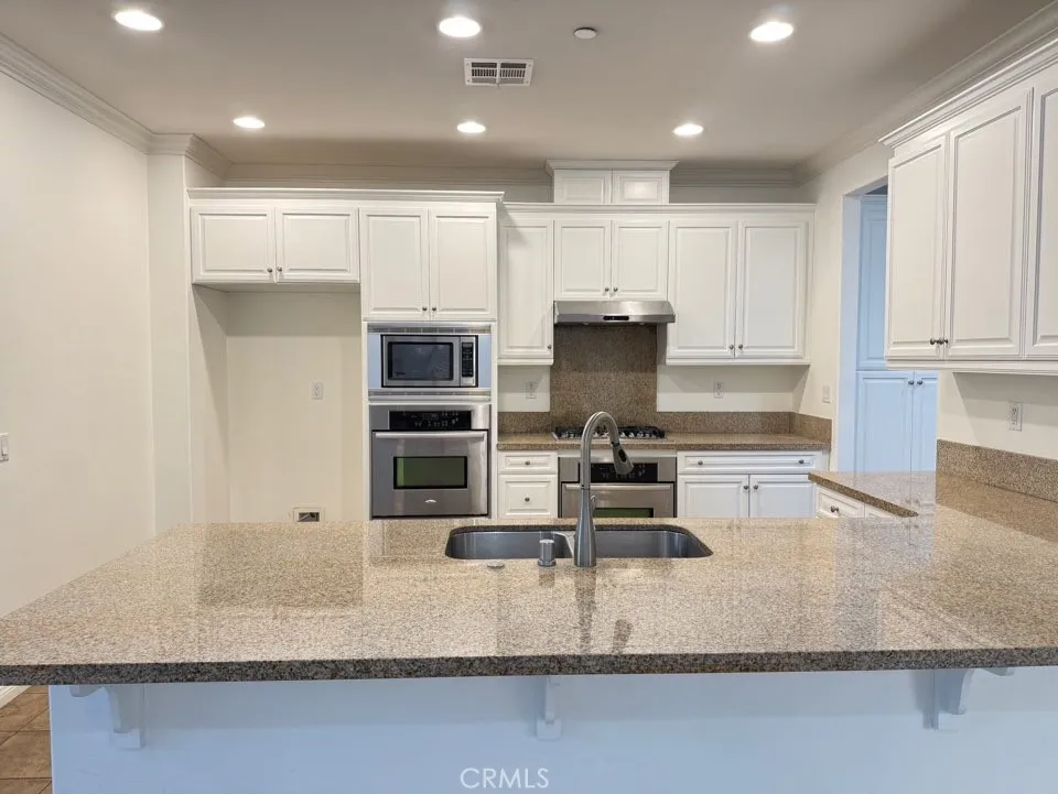65 Distant Star, Irvine, CA 92618 — photo 2