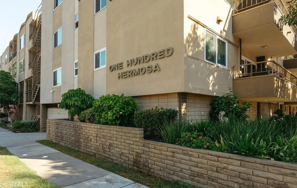 100 Hermosa Unit 2B — photo