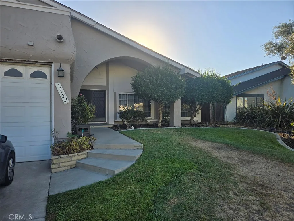 13542 Carroll Way — photo
