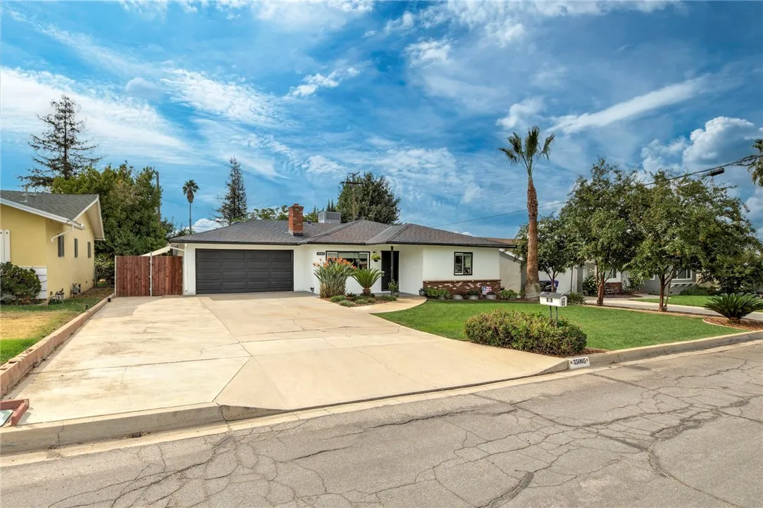 35005 Comberton, Yucaipa, CA 92399 — photo 2