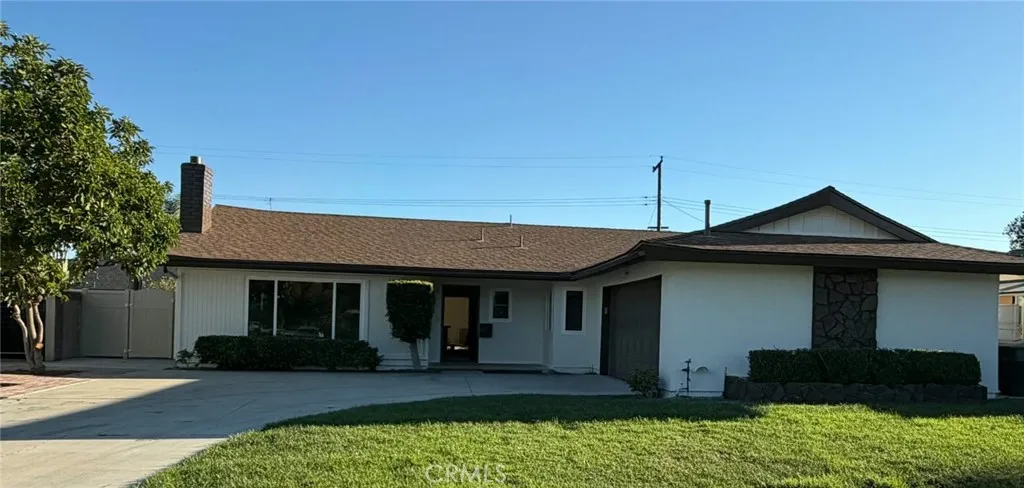 2832 E Virginia — photo