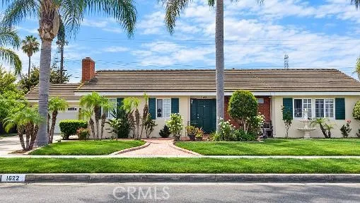 1622 W Cris — photo
