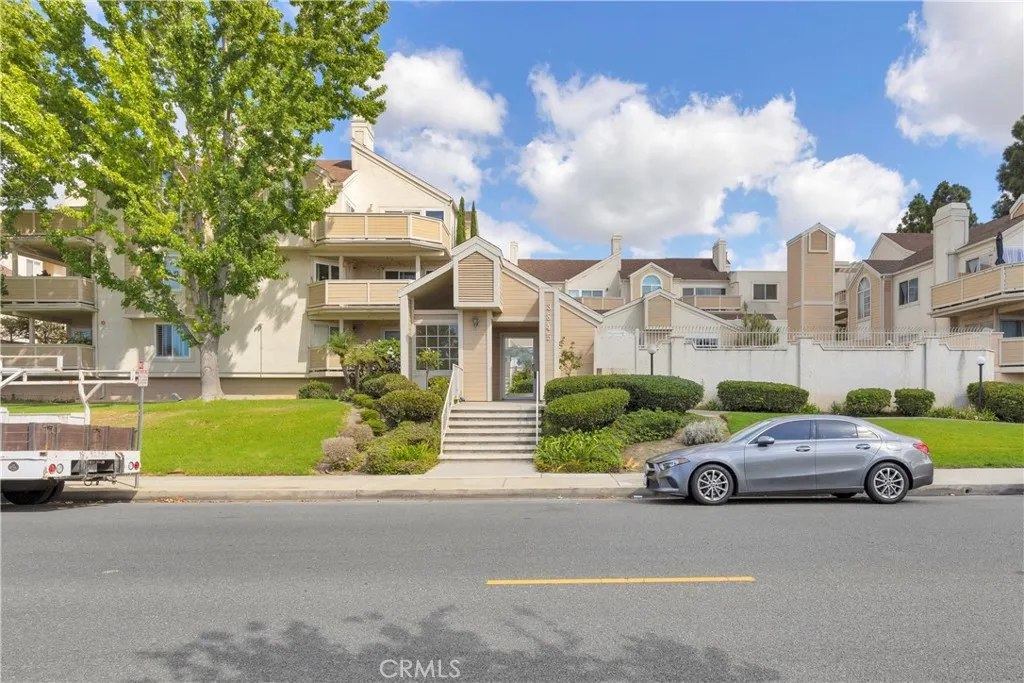 3845 Farquhar Ave Unit 110 — photo