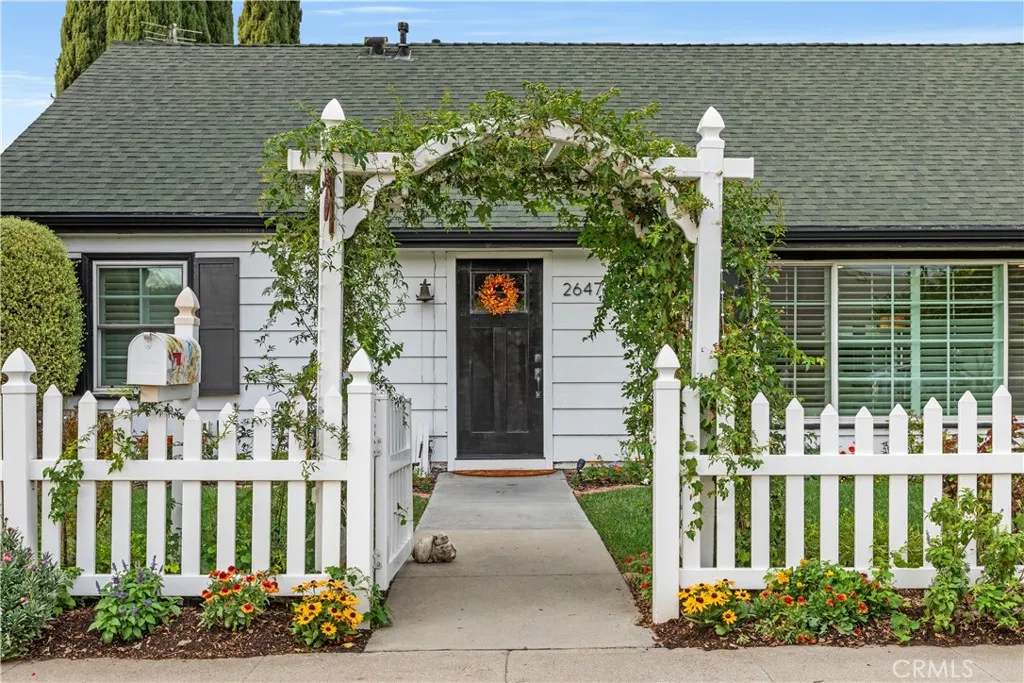 2647 E Wilson Avenue, Orange, CA 92867 — photo 2
