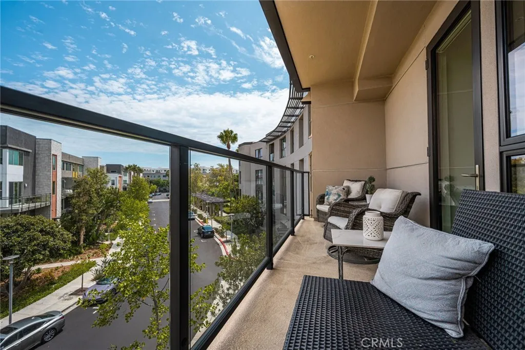 402 Rockefeller Unit 315 — photo