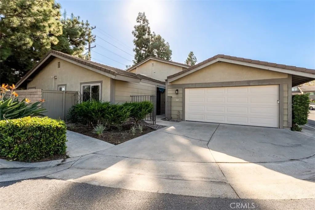260 E Ponderosa Unit 19 — photo