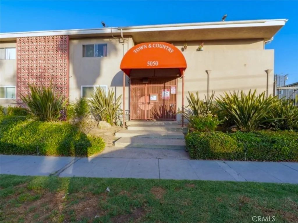 5050 Linden Avenue Unit 102 — photo