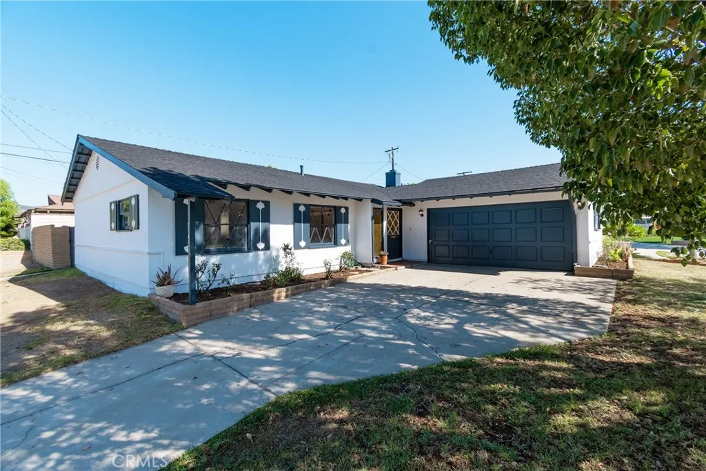 2101 Muir Way — photo