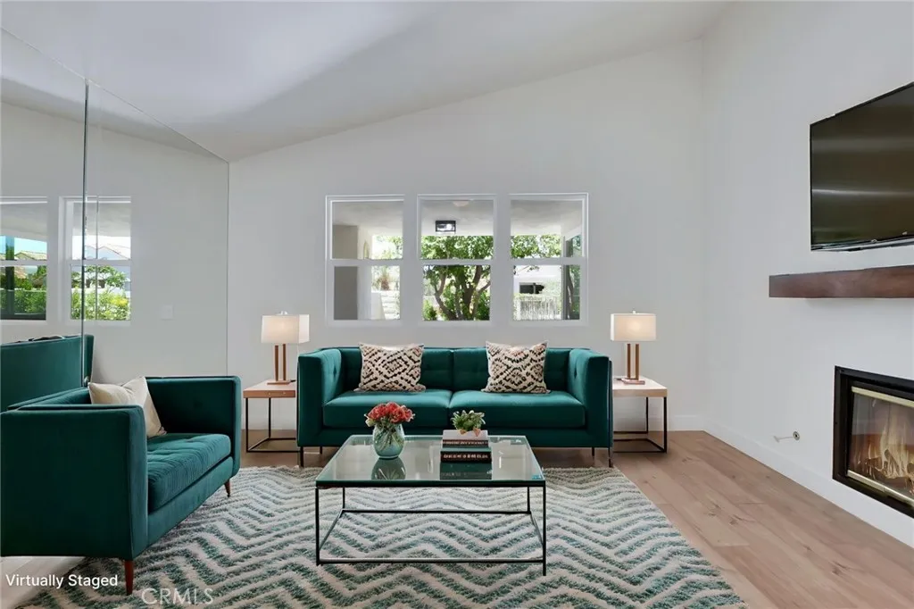 43935 Via Granada — photo