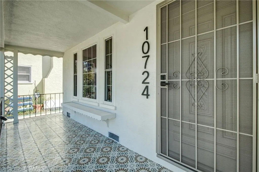 10724 Tabor Street, Los Angeles, CA 90034 | Realty.com