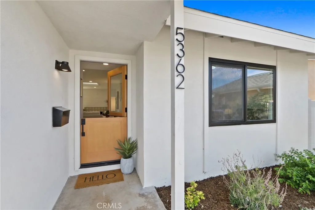 5362 Acacia Avenue — photo