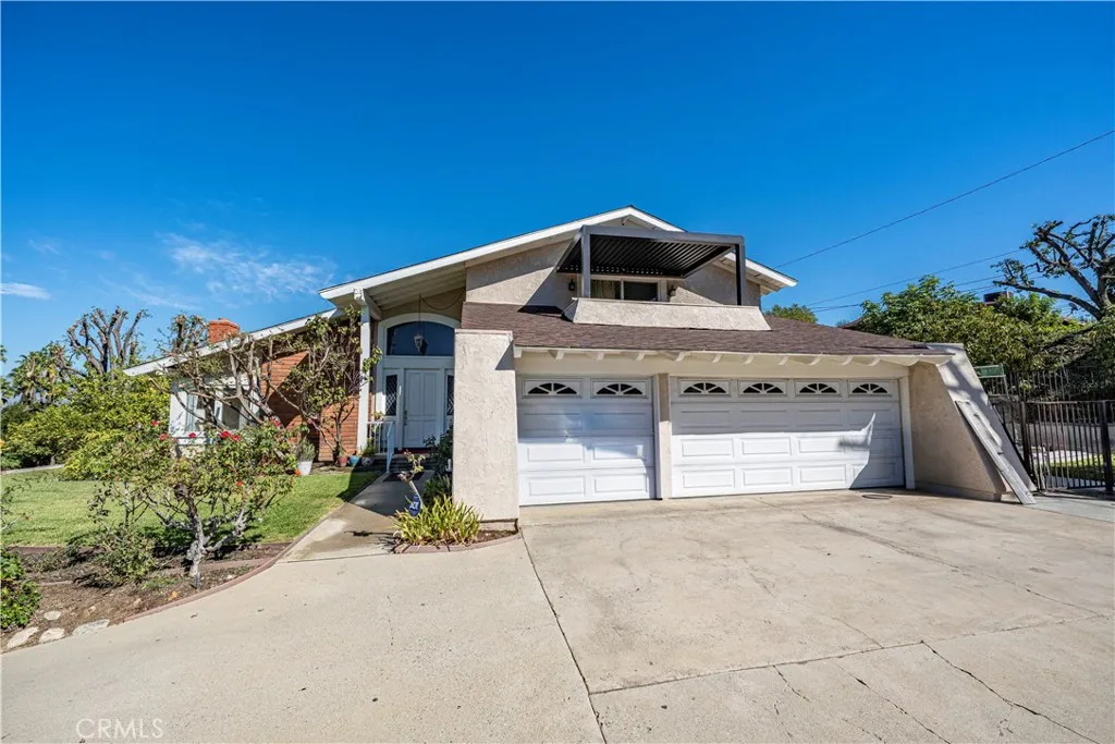2308 Sarandi Grande Drive — photo