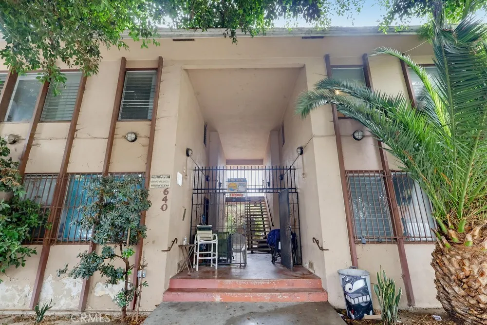 640 Elm Ave. Unit 11 — photo