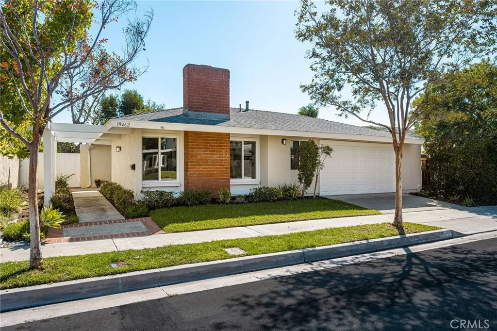19462 Sierra Chula — photo