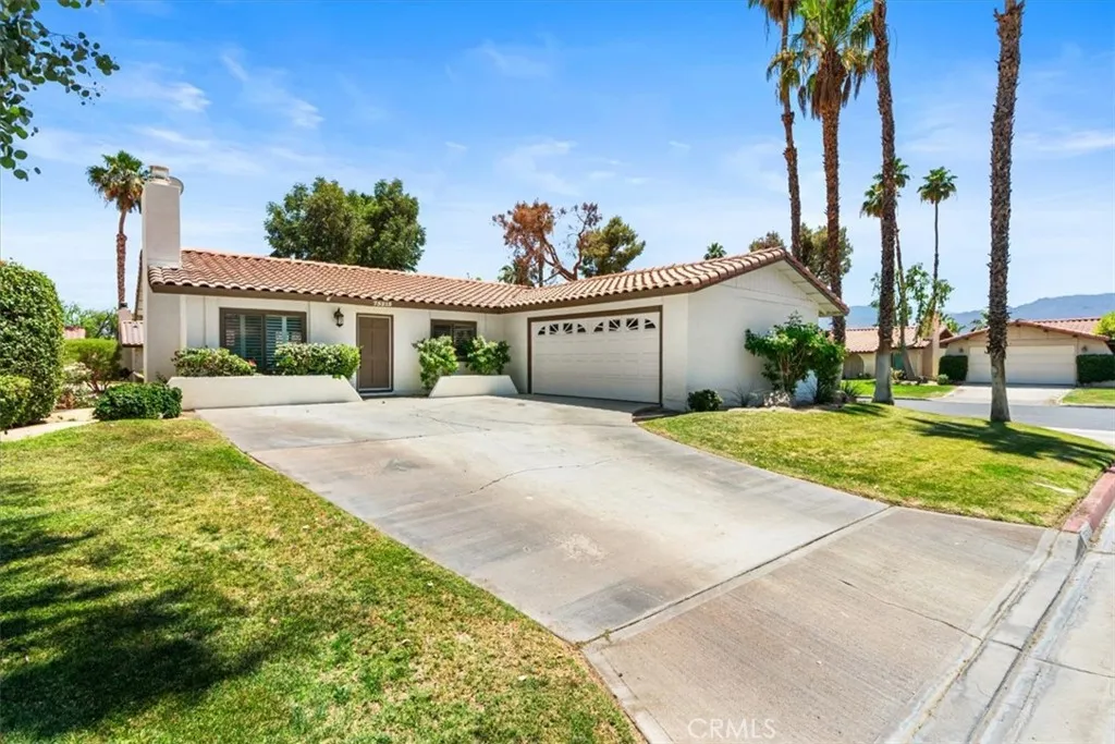 75215 Vista Huerto — photo