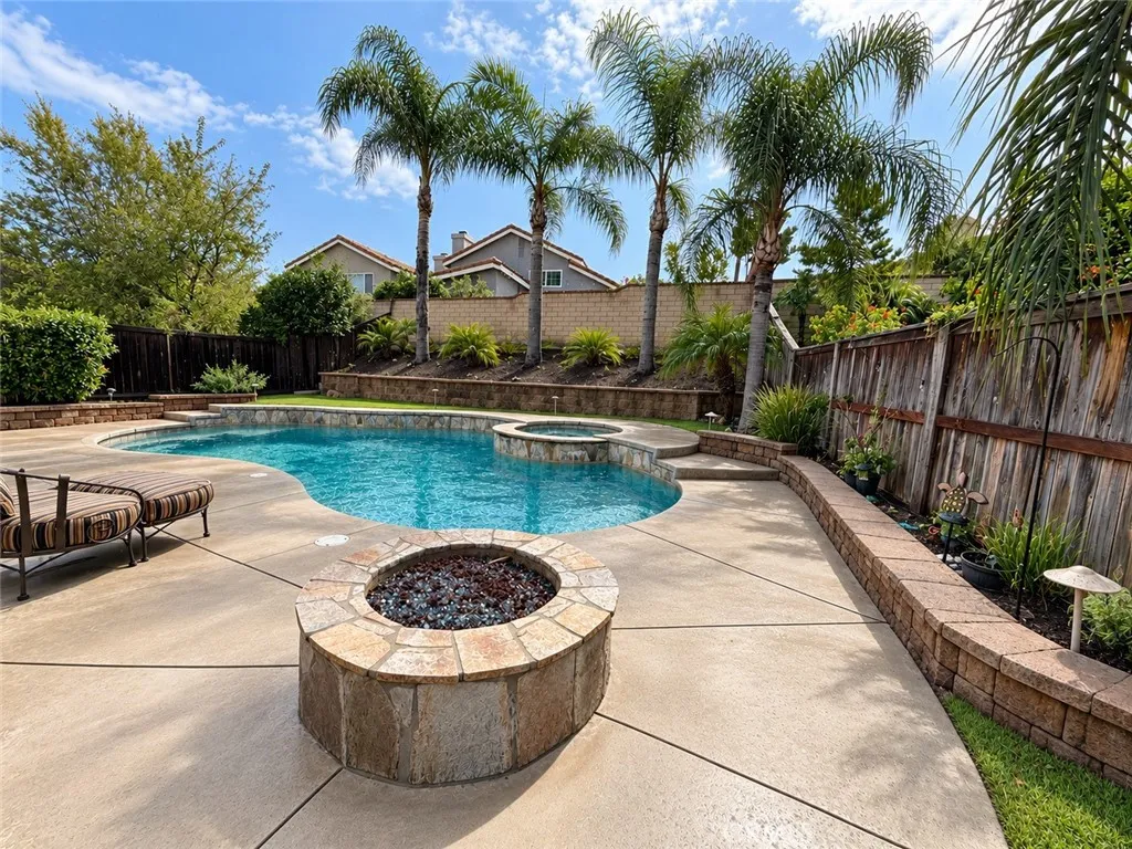 4873 Moon Crest Drive — photo