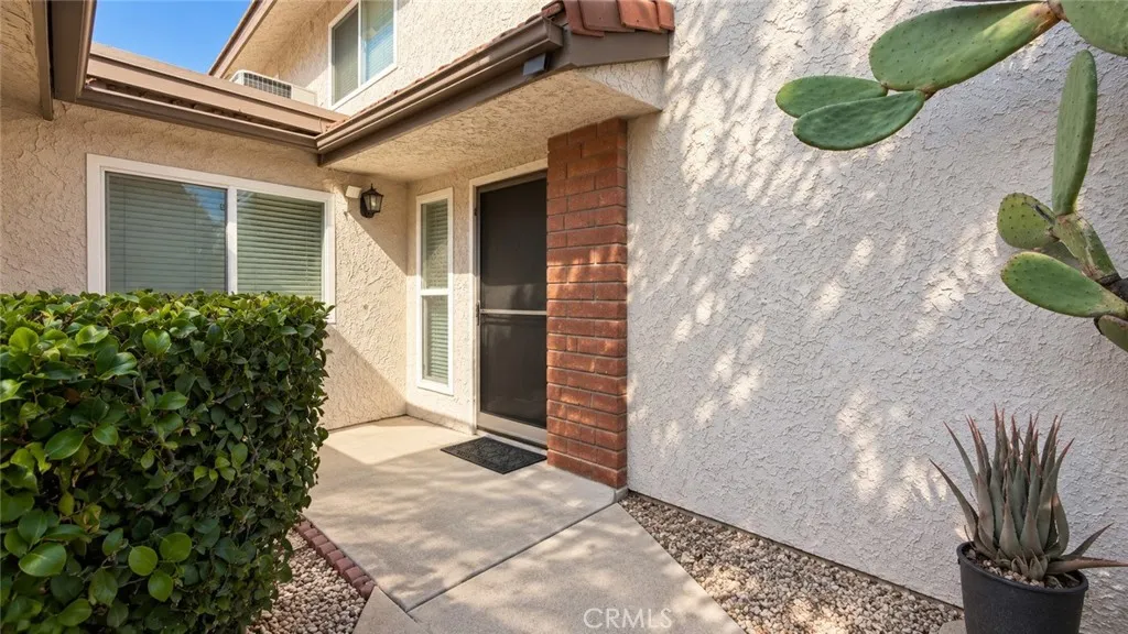 926 Plaza Escondido — photo