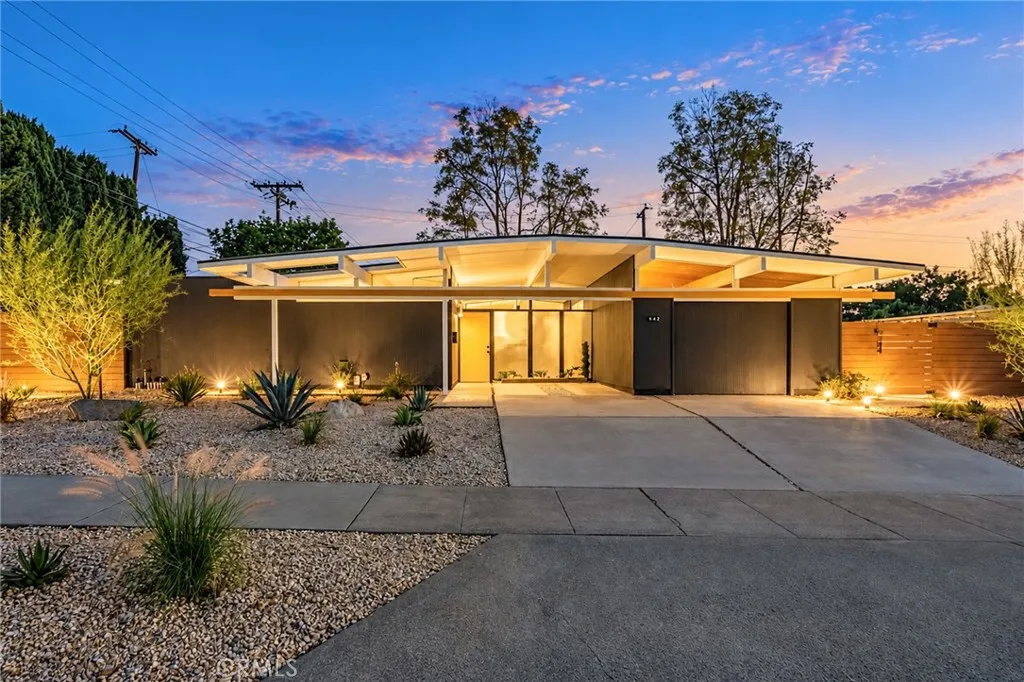 842 E Glendale, Orange, CA 92865 — photo 2
