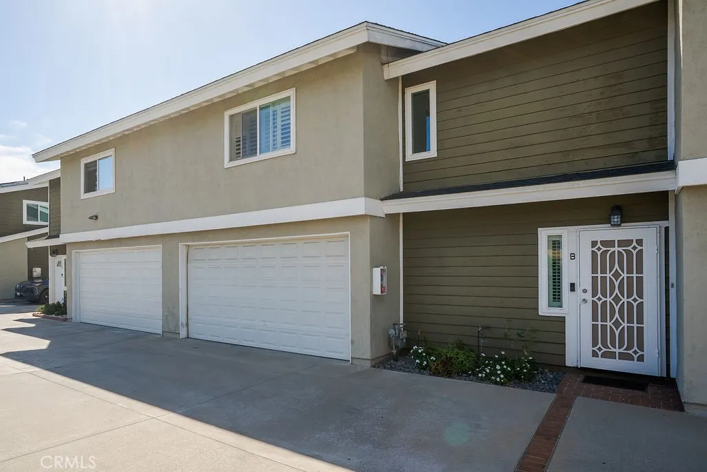 9438 Cedar Street Unit B — photo