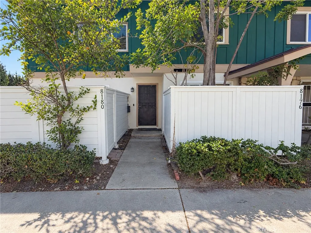 8180 Ferguson Green — photo