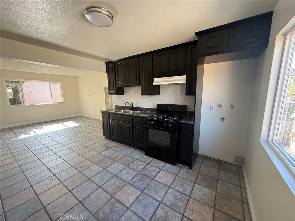 536 W Century Unit 1/2 — photo