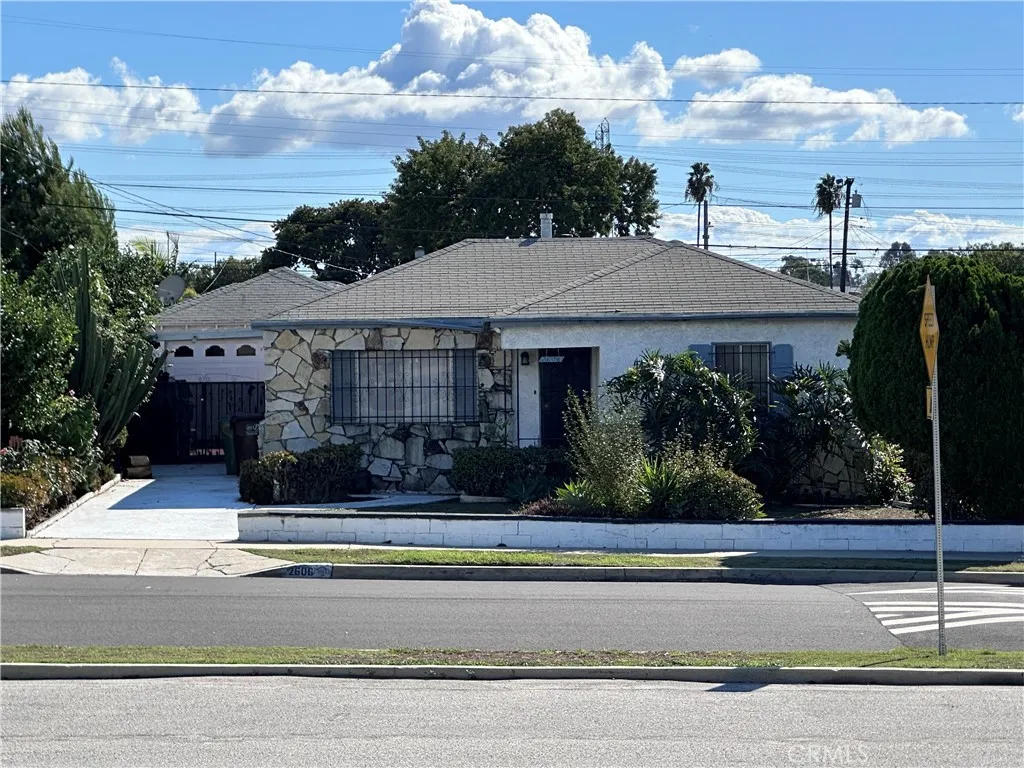 2606 W Claude, Compton, CA 90220 — photo 2