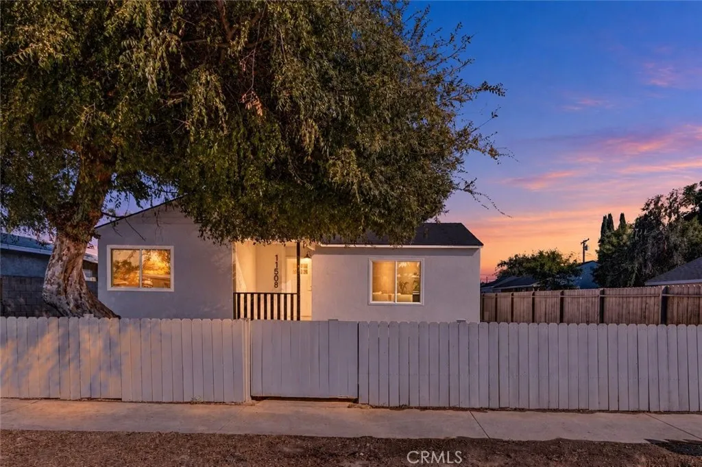 11508 Fidel Avenue — photo