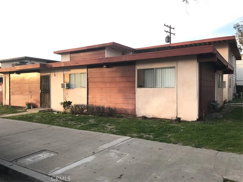 2153 W Brownwood Avenue Unit 2 — photo