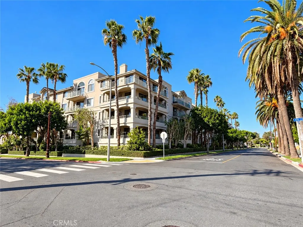 555 Maine Avenue Unit 428 — photo