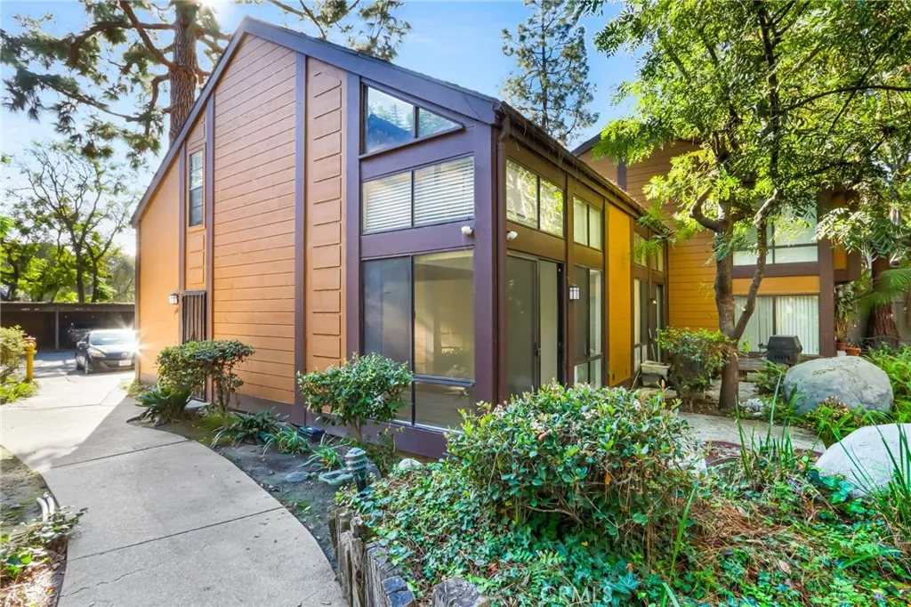 14101 Bayside — photo