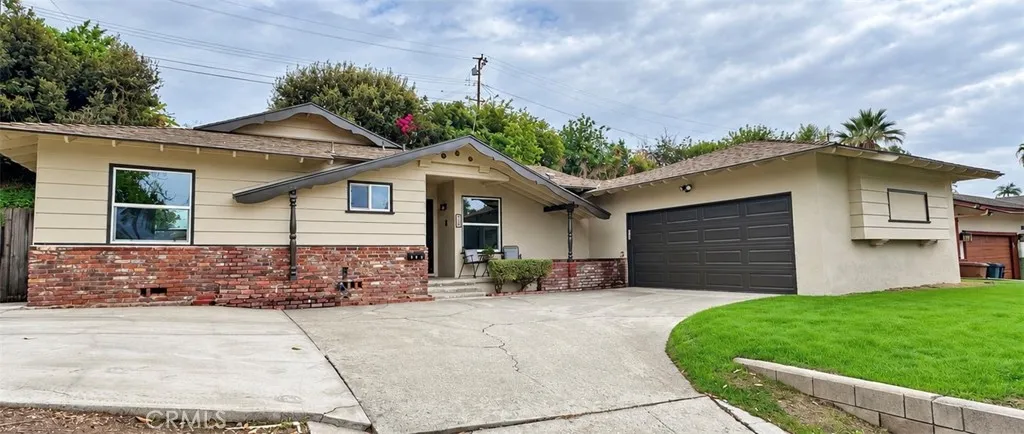 842 Adlena — photo