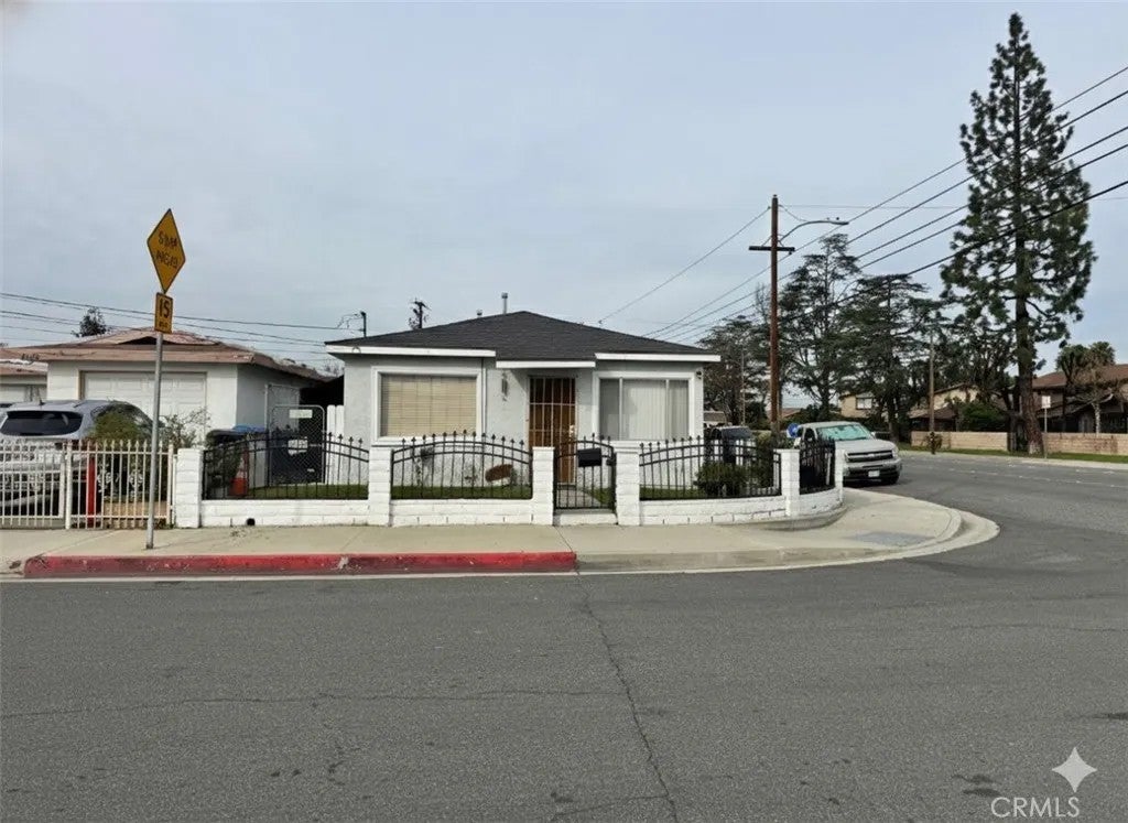 13947 Downey — photo